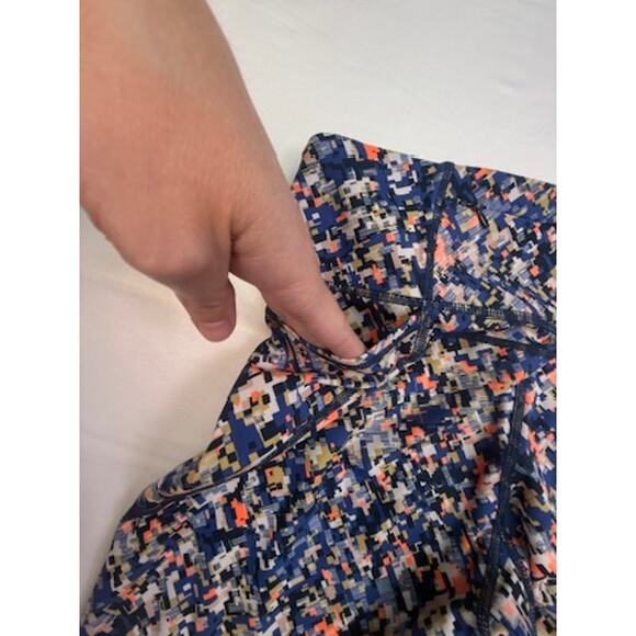 Sweaty Betty Power 7/8 Length Leggings Pixel Camo Print Size M - Picture 10 of 12